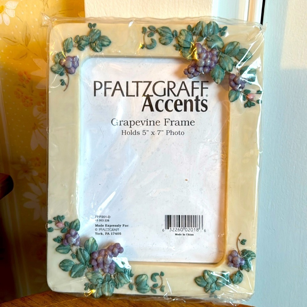 🍇 Pfaltzgraff Grapevine photo frame (5x7) 🍇